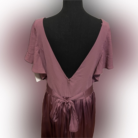 David’s Bridal Simple and elegant long back flutter sleeves gown Chianti S14 NWT - Picture 7 of 9